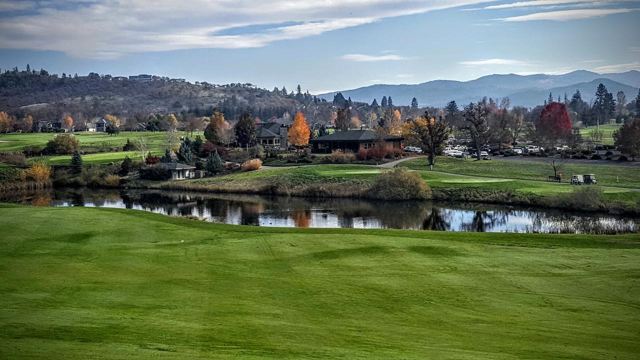 Resort At Eagle Point Golf Club Lodging Zewnętrze zdjęcie