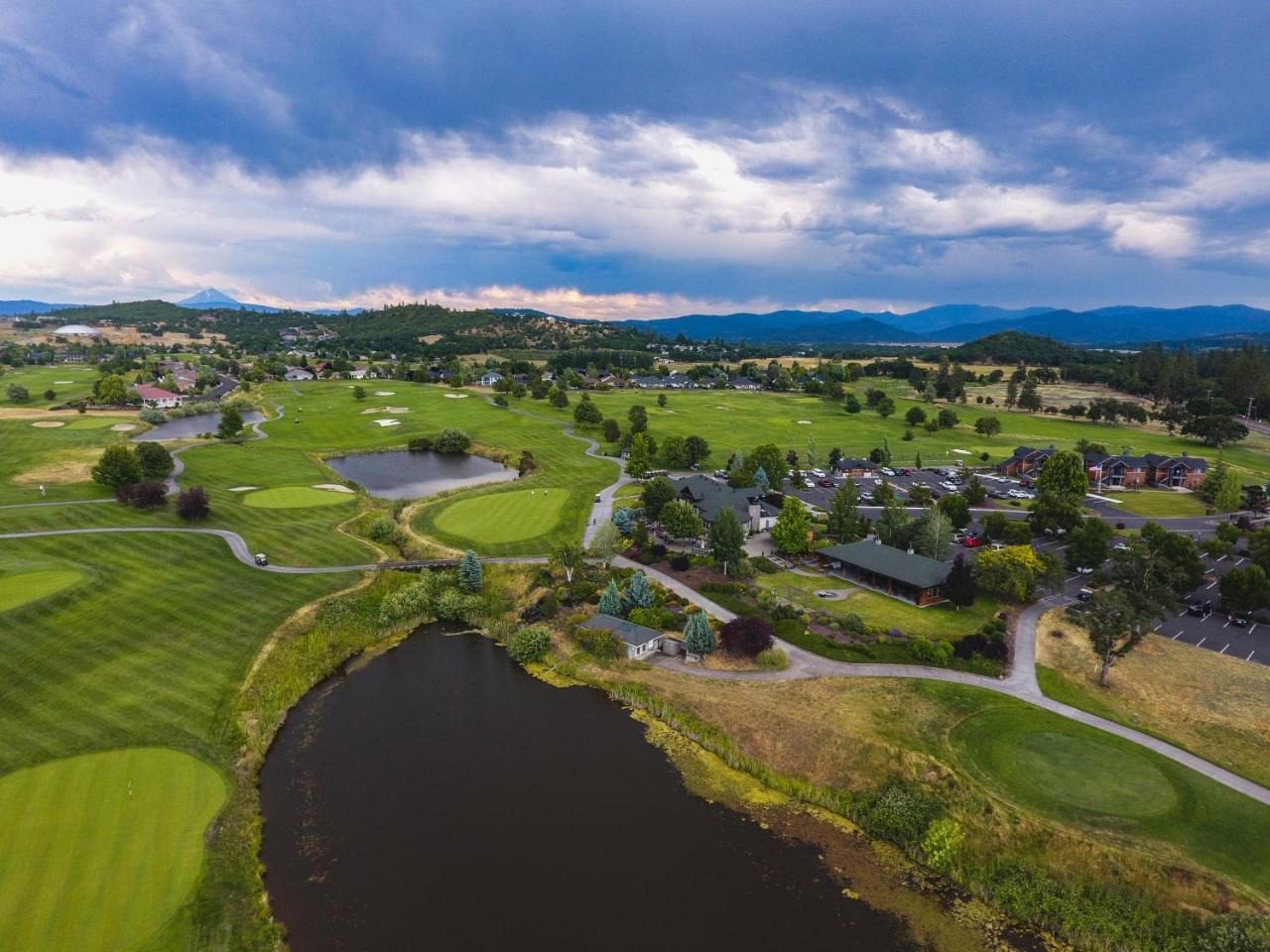 Resort At Eagle Point Golf Club Lodging Zewnętrze zdjęcie